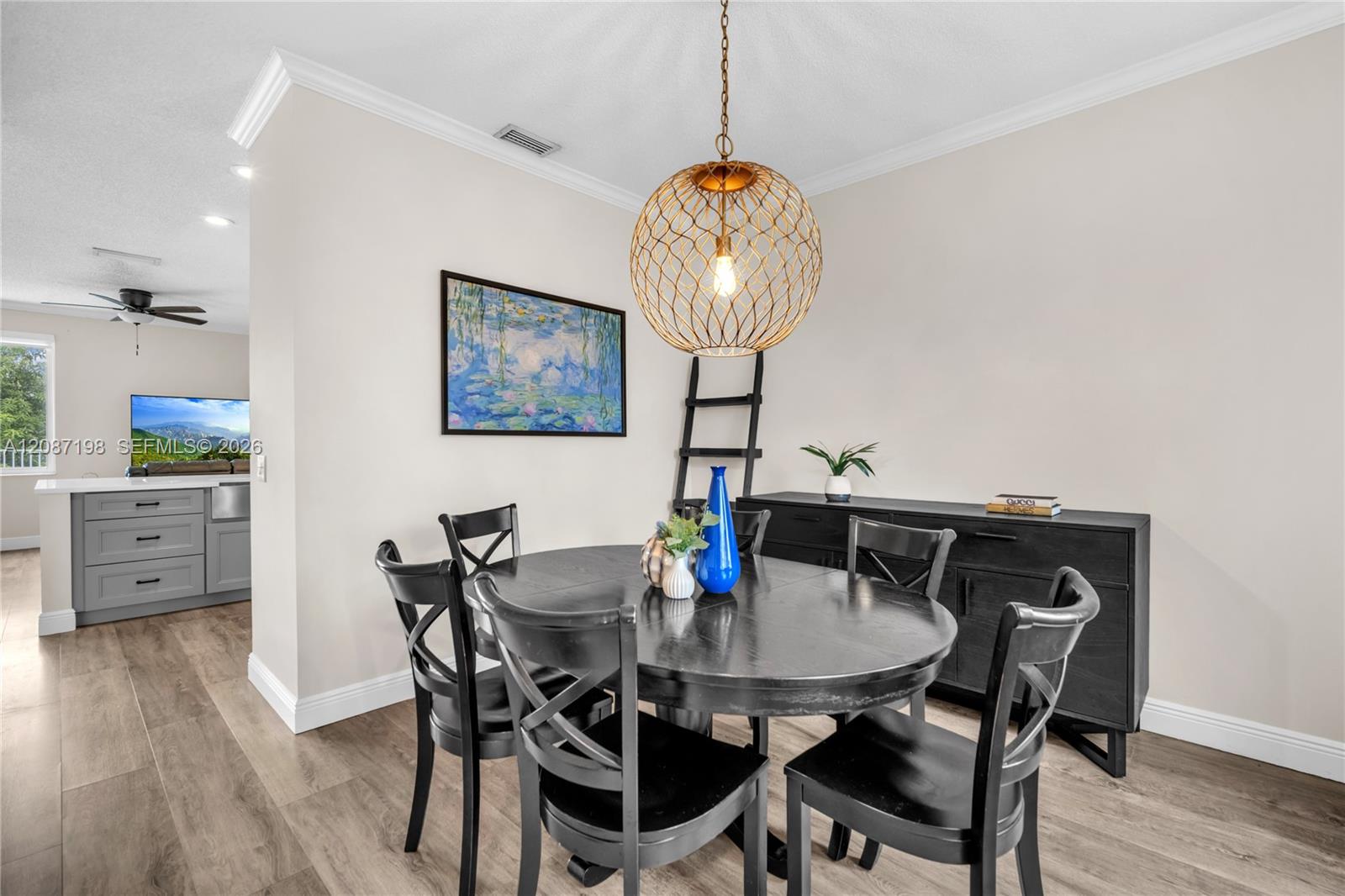 401 Bermuda Springs Drive Property Photo 12