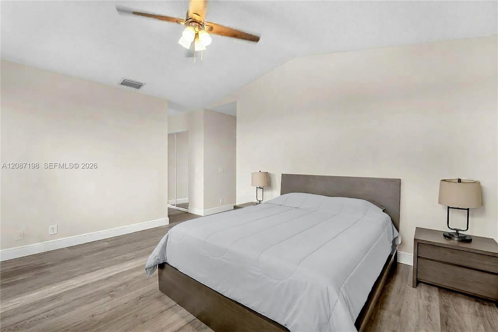 401 Bermuda Springs Drive Property Photo 18