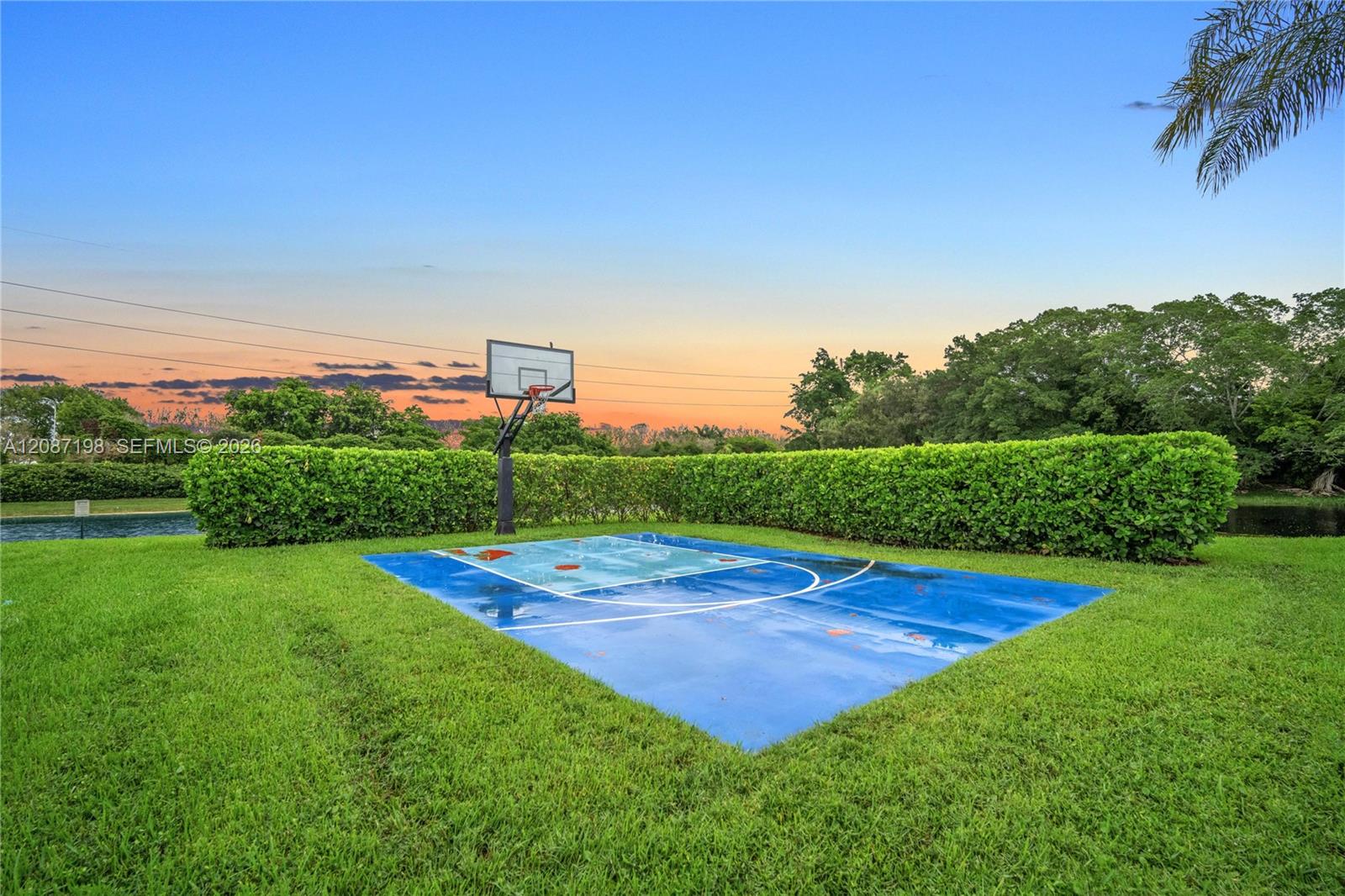 401 Bermuda Springs Drive Property Photo 38