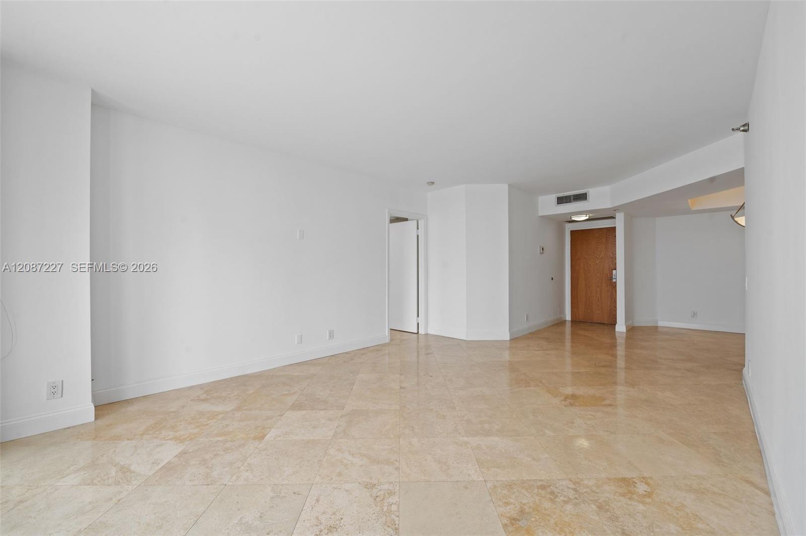 3640 Yacht Club Drive 1807 Property Photo 6