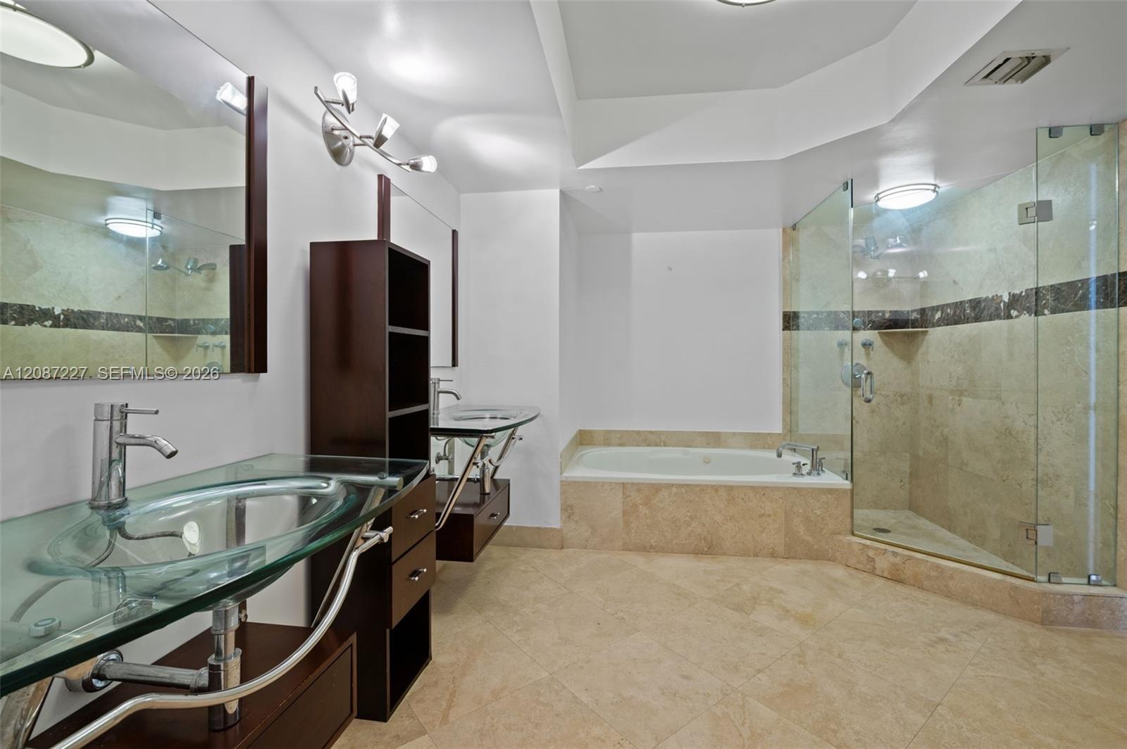 3640 Yacht Club Drive 1807 Property Photo 16