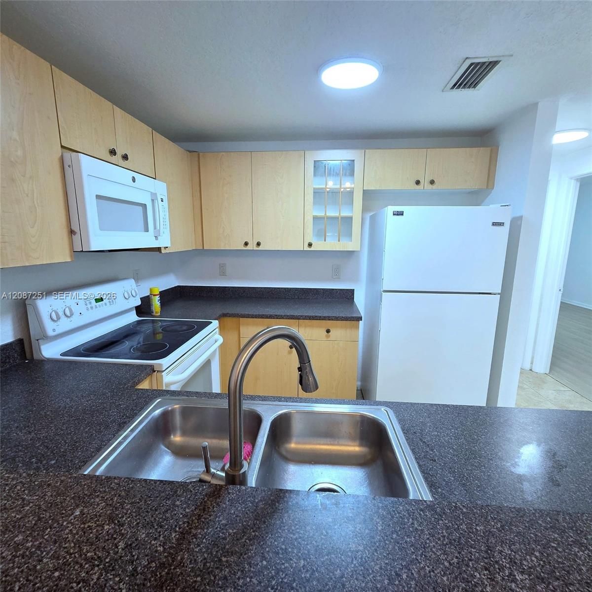 2901 Riverside Drive 203 Property Photo 1