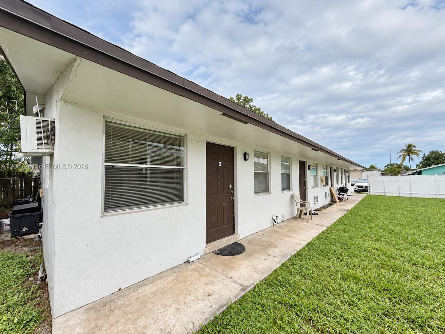 3639 Sw 13th Court 4 Property Photo 2