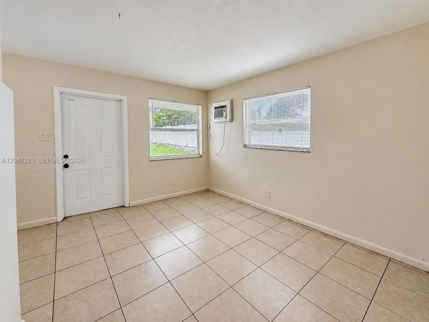 3639 Sw 13th Court 4 Property Photo 7
