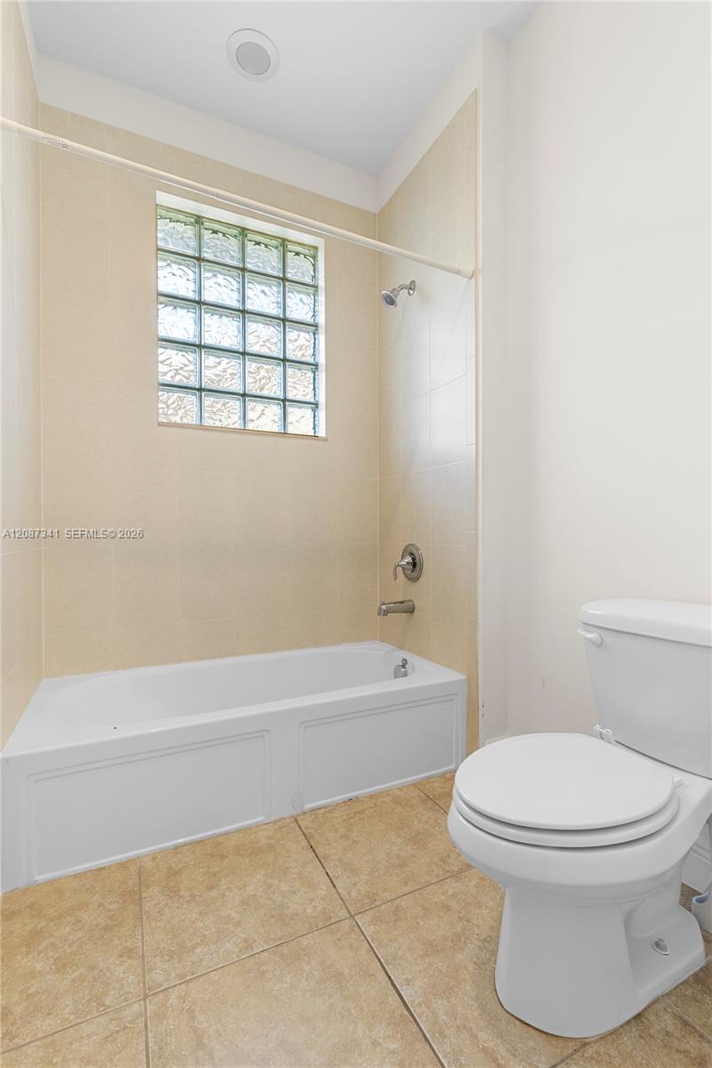 11925 Nw 82nd Street Property Photo 22