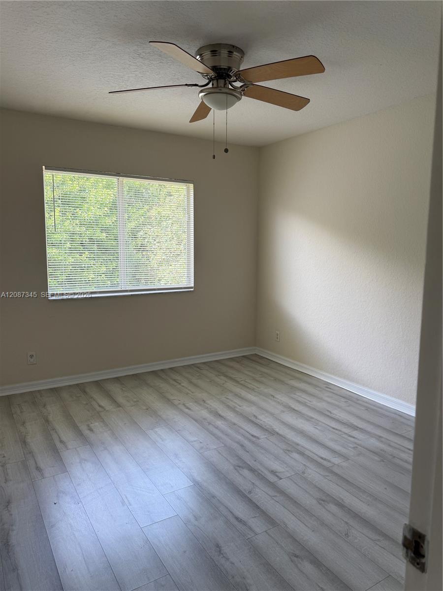 4550 Se Graham Drive Property Photo 4