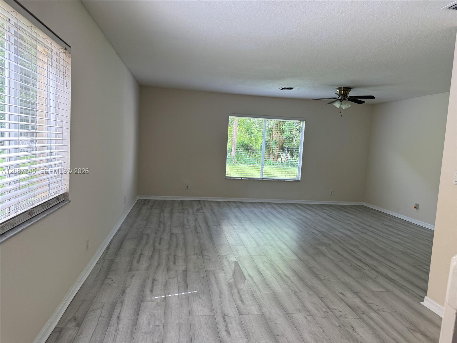 4550 Se Graham Drive Property Photo 5