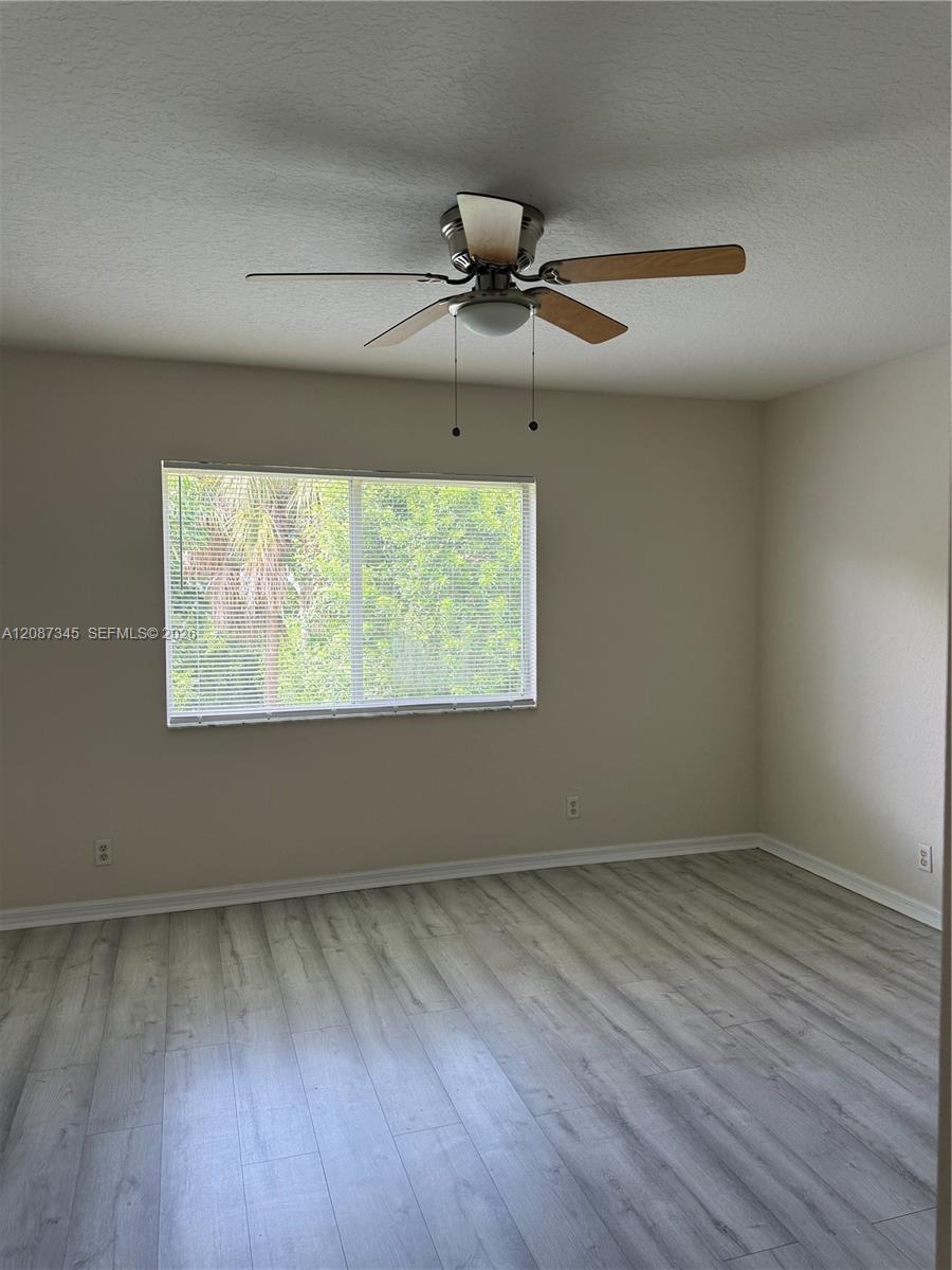 4550 Se Graham Drive Property Photo 6