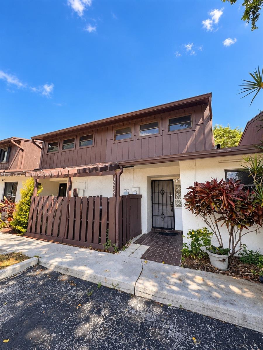 3625 SW 70th Avenue 23-X Property Photo 1
