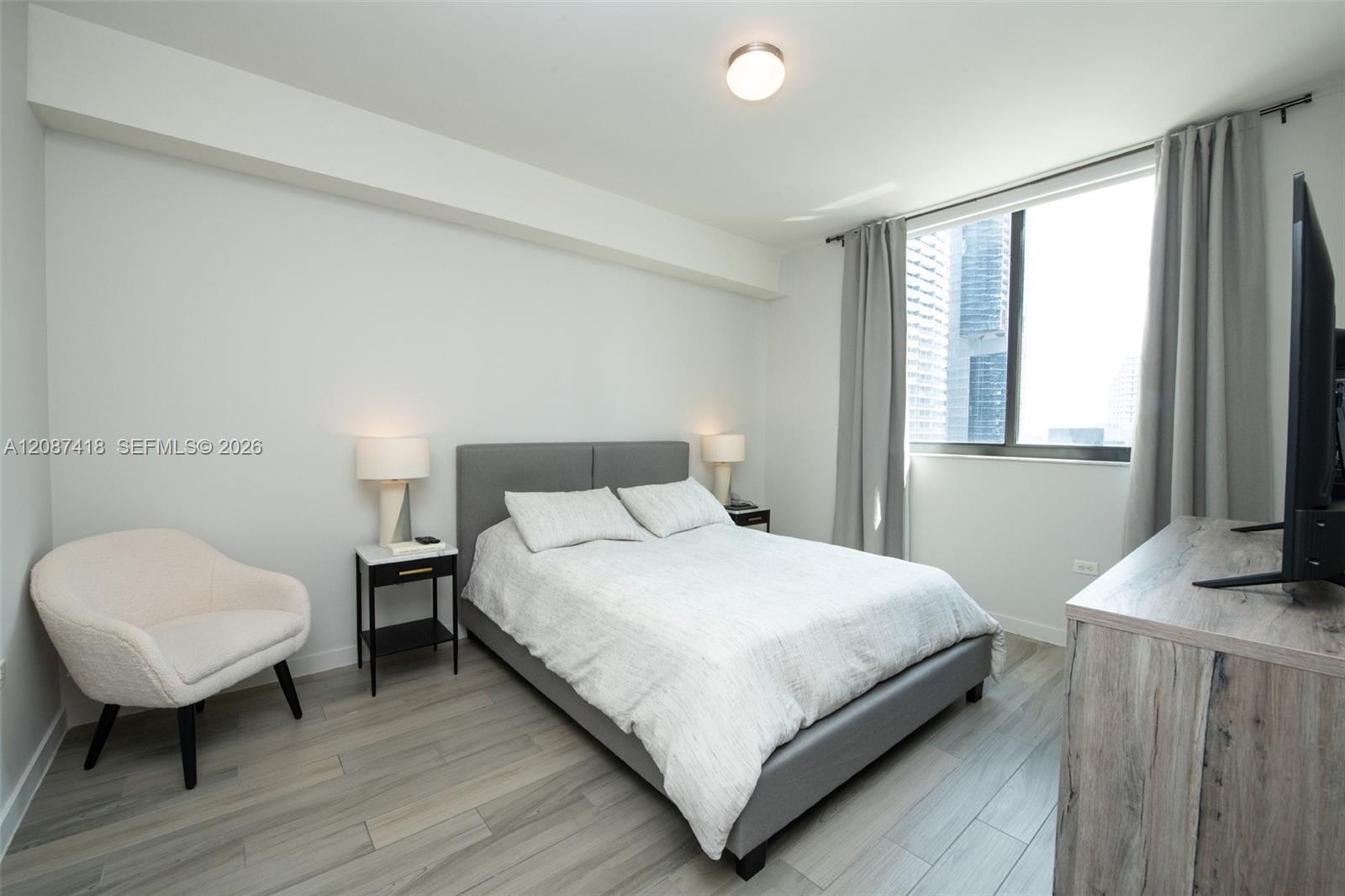 999 Sw 1st Avenue 2010 Property Photo 12