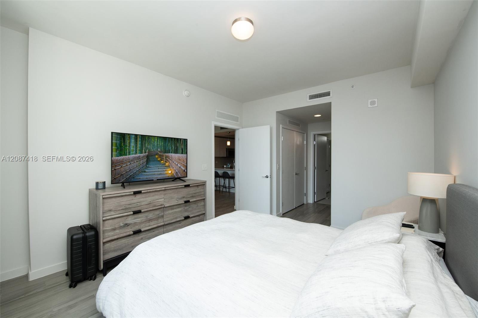 999 Sw 1st Avenue 2010 Property Photo 14