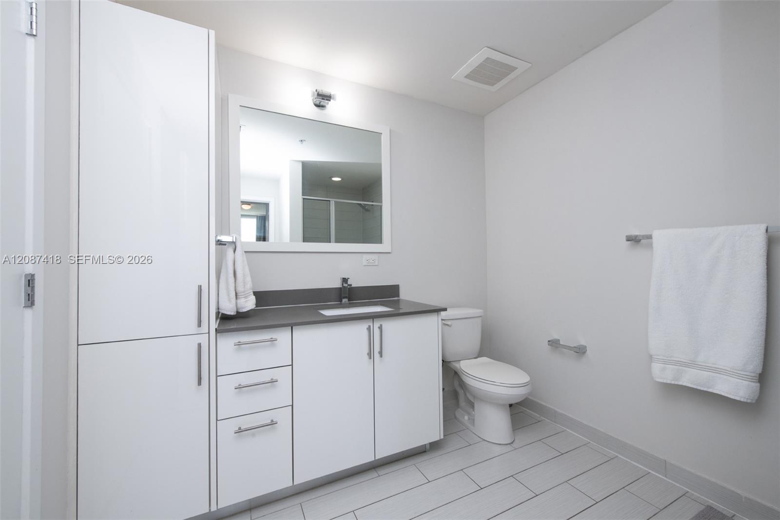 999 Sw 1st Avenue 2010 Property Photo 15
