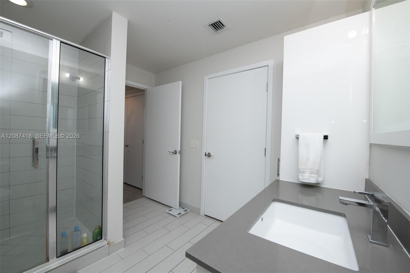 999 Sw 1st Avenue 2010 Property Photo 16