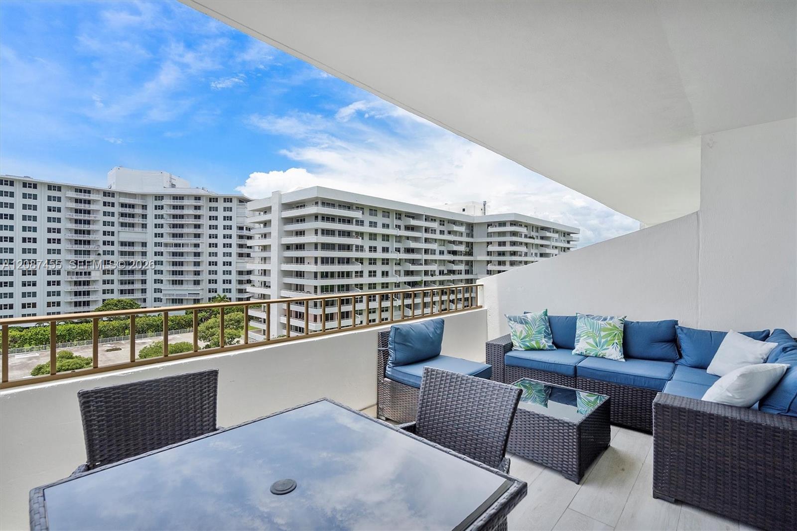 177 Ocean Lane Drive 807 Property Photo 10