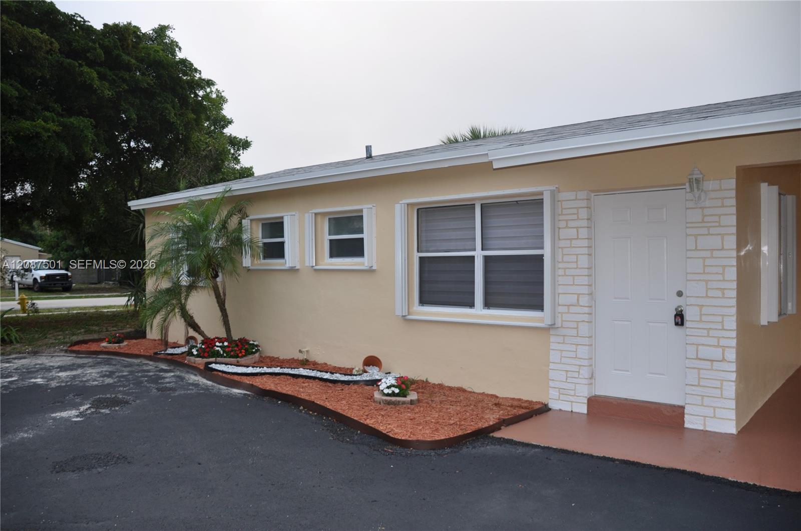 571 Ne 61st Street Property Photo 1