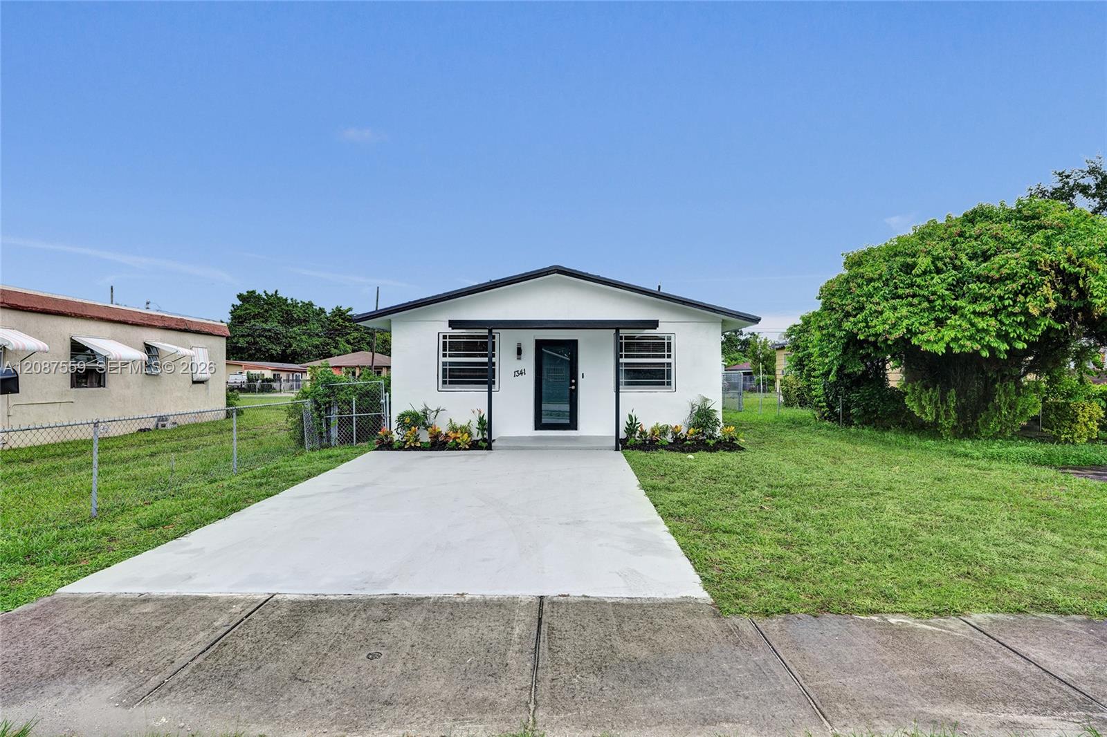1341 Nw 75th Street Property Photo 2