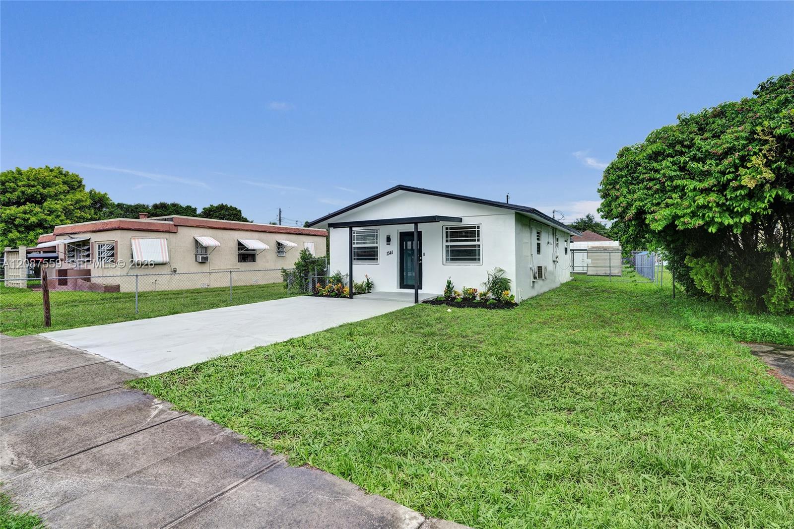 1341 Nw 75th Street Property Photo 3