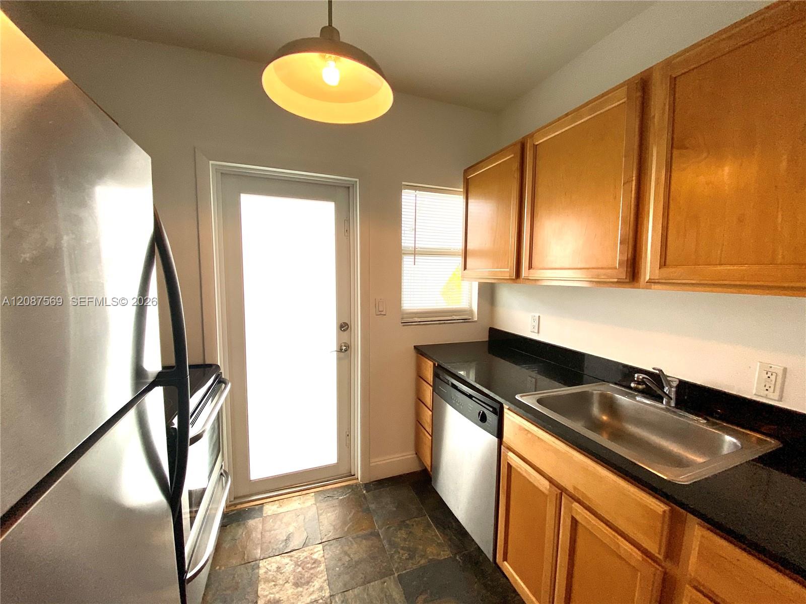 7207 Bay Drive 9 Property Photo 5