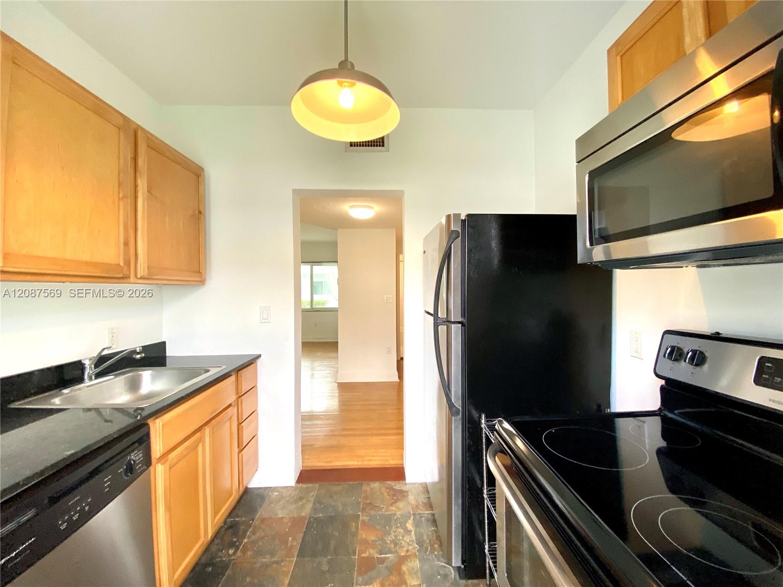 7207 Bay Drive 9 Property Photo 6