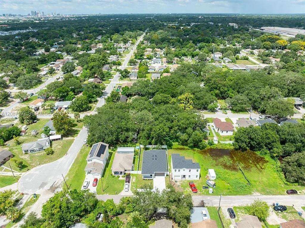 3706 Wiggins Leaf Property Photo 3