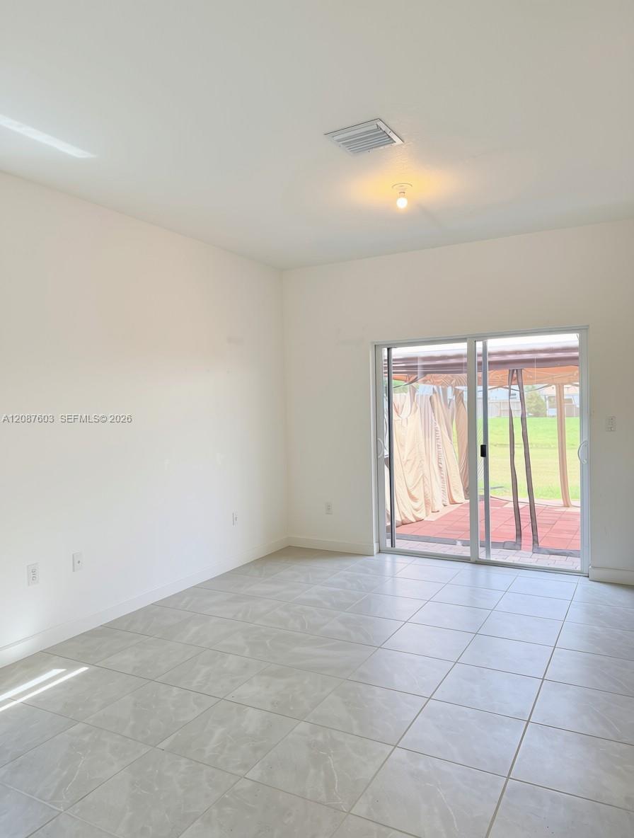 12570 Nw 22nd Place . Property Photo 10