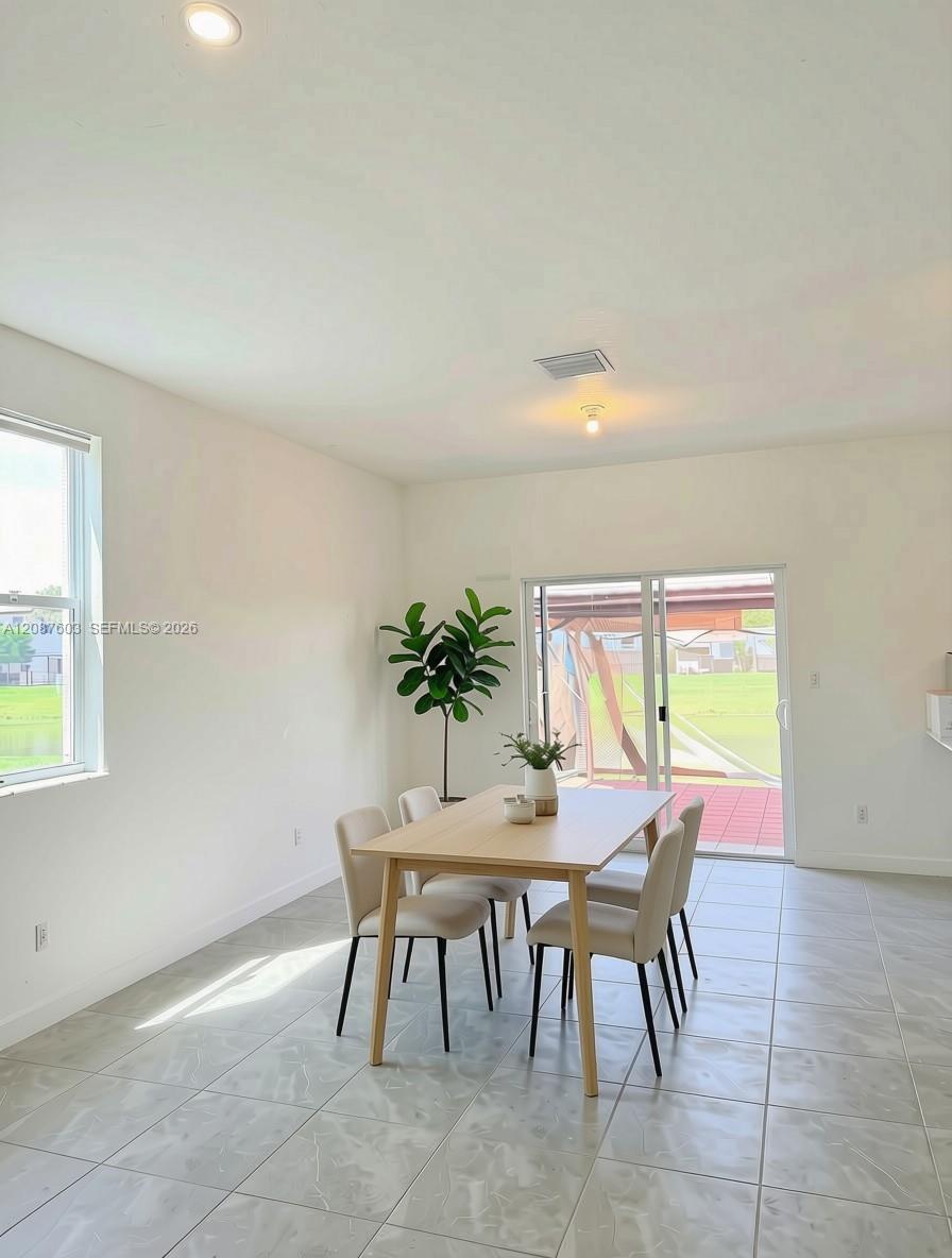 12570 Nw 22nd Place . Property Photo 11