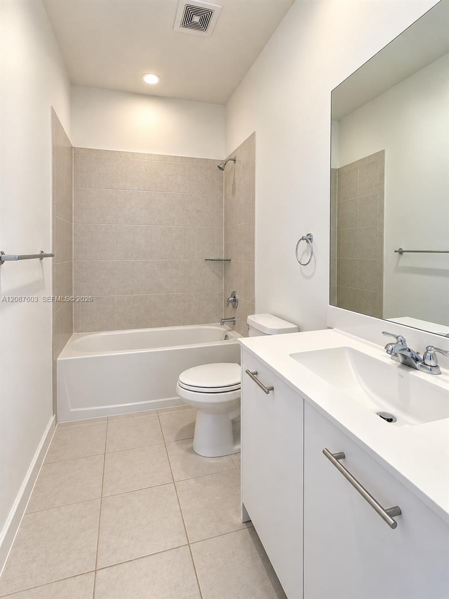 12570 Nw 22nd Place . Property Photo 32