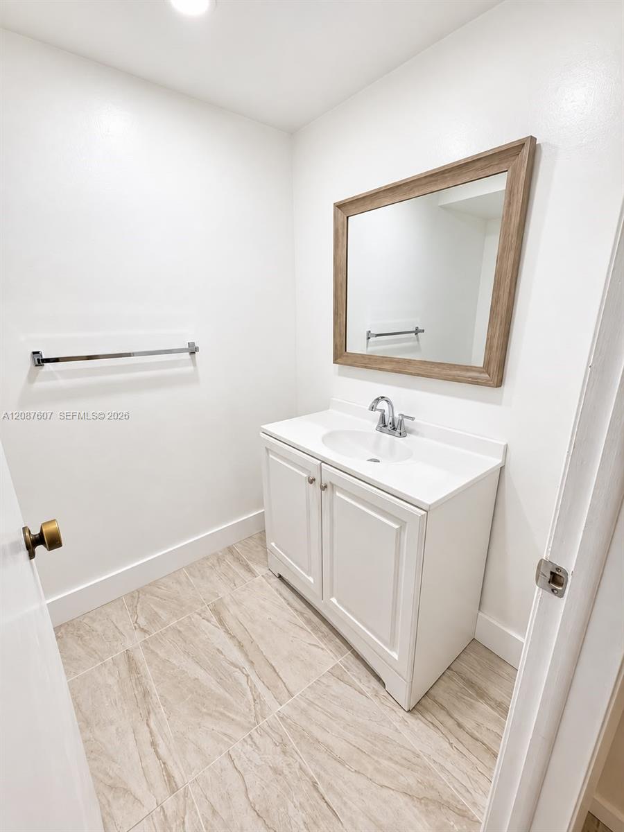 301 Racquet Club Road 310 Property Photo 7