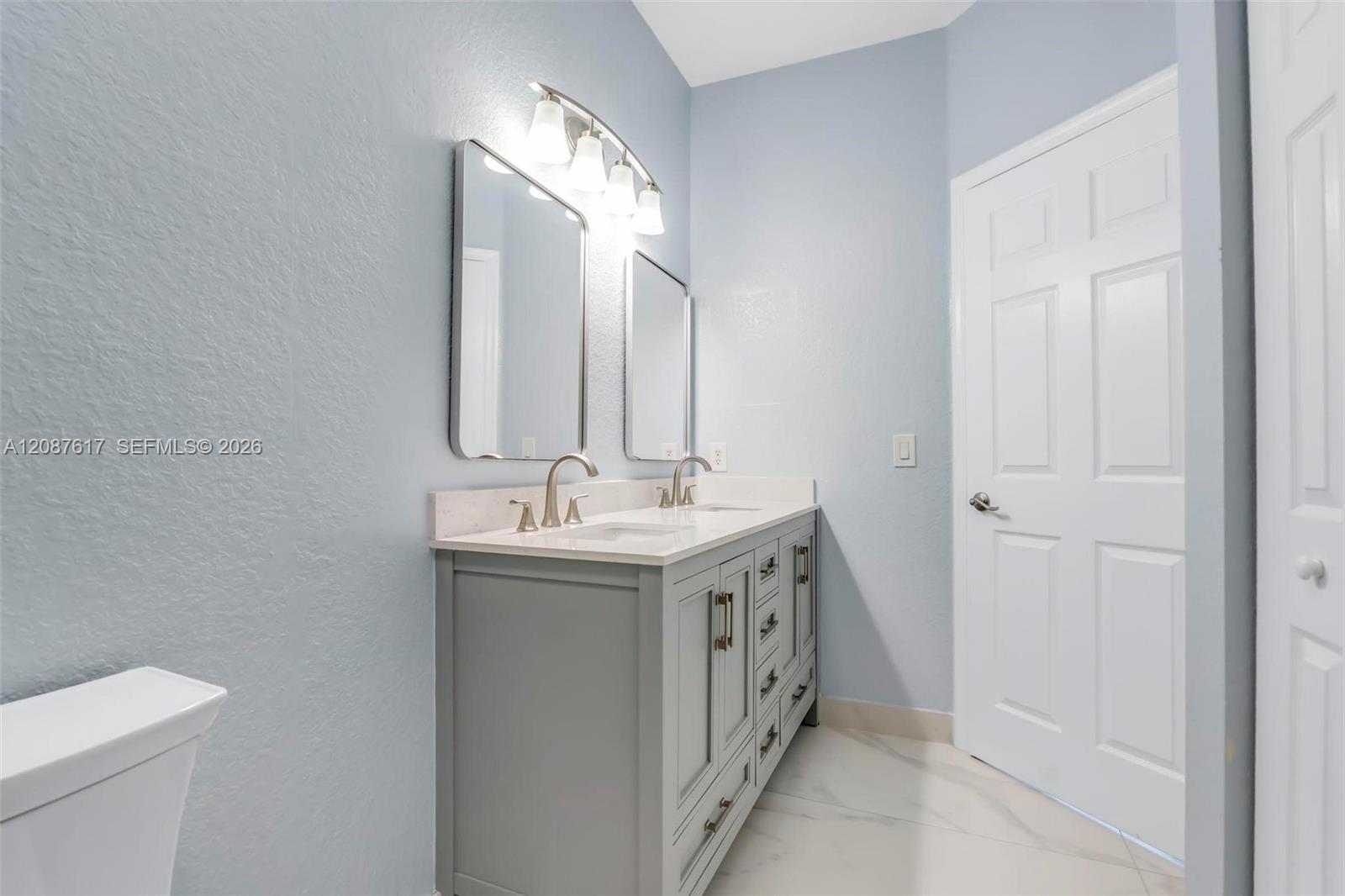 8870 N Isles Circle Property Photo 17
