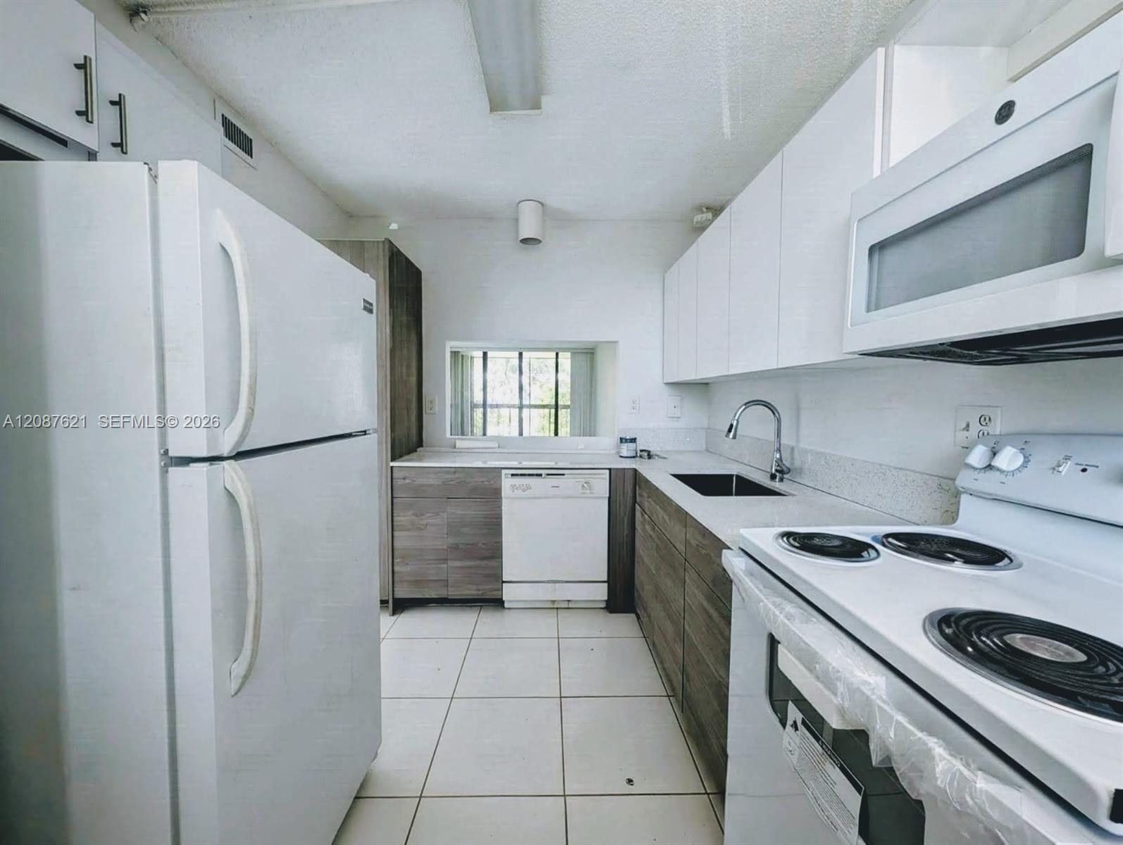 8429 Forest Hills Drive 305 Property Photo 1