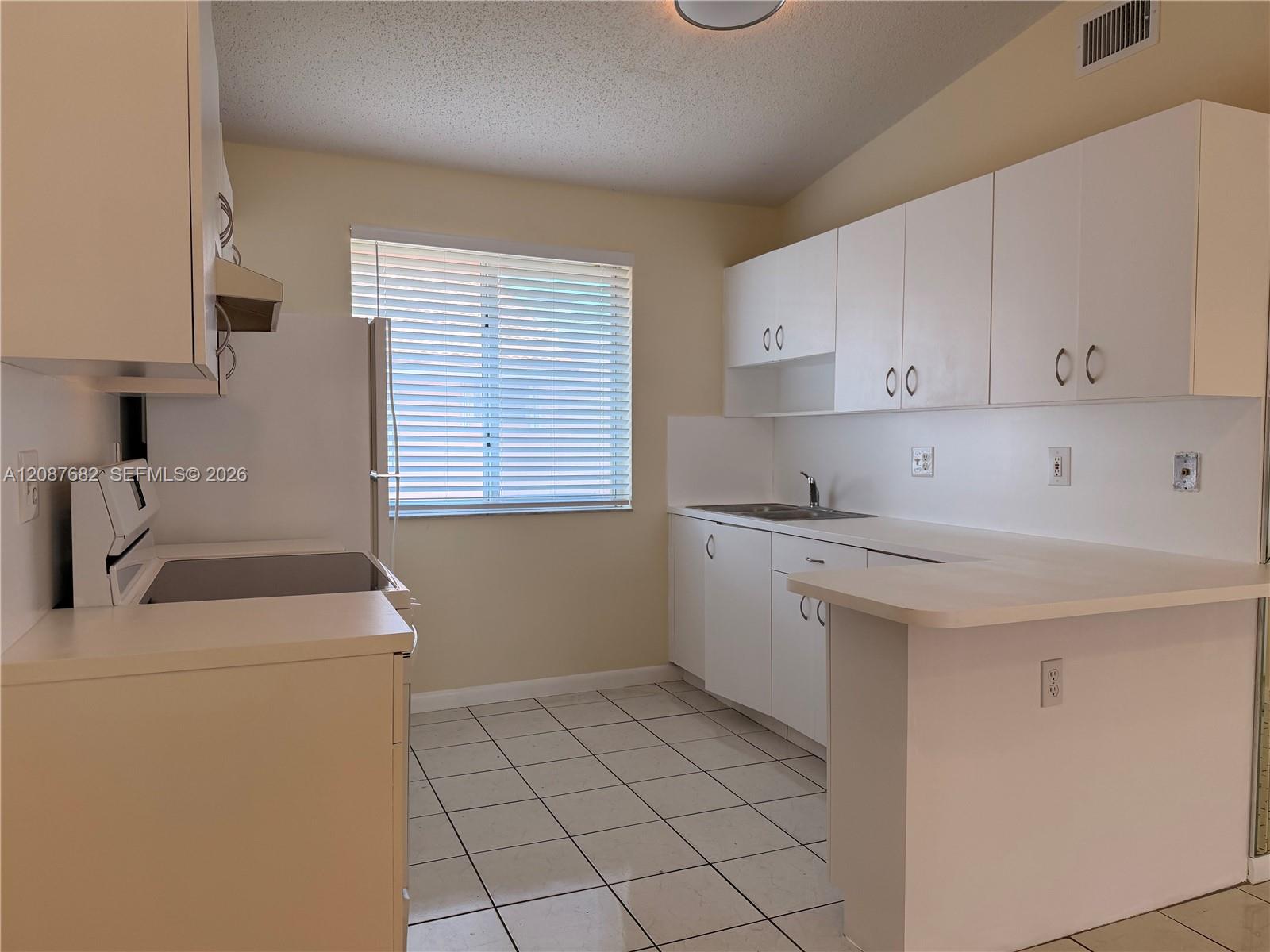 8019 Lake Drive 202 Property Photo 6