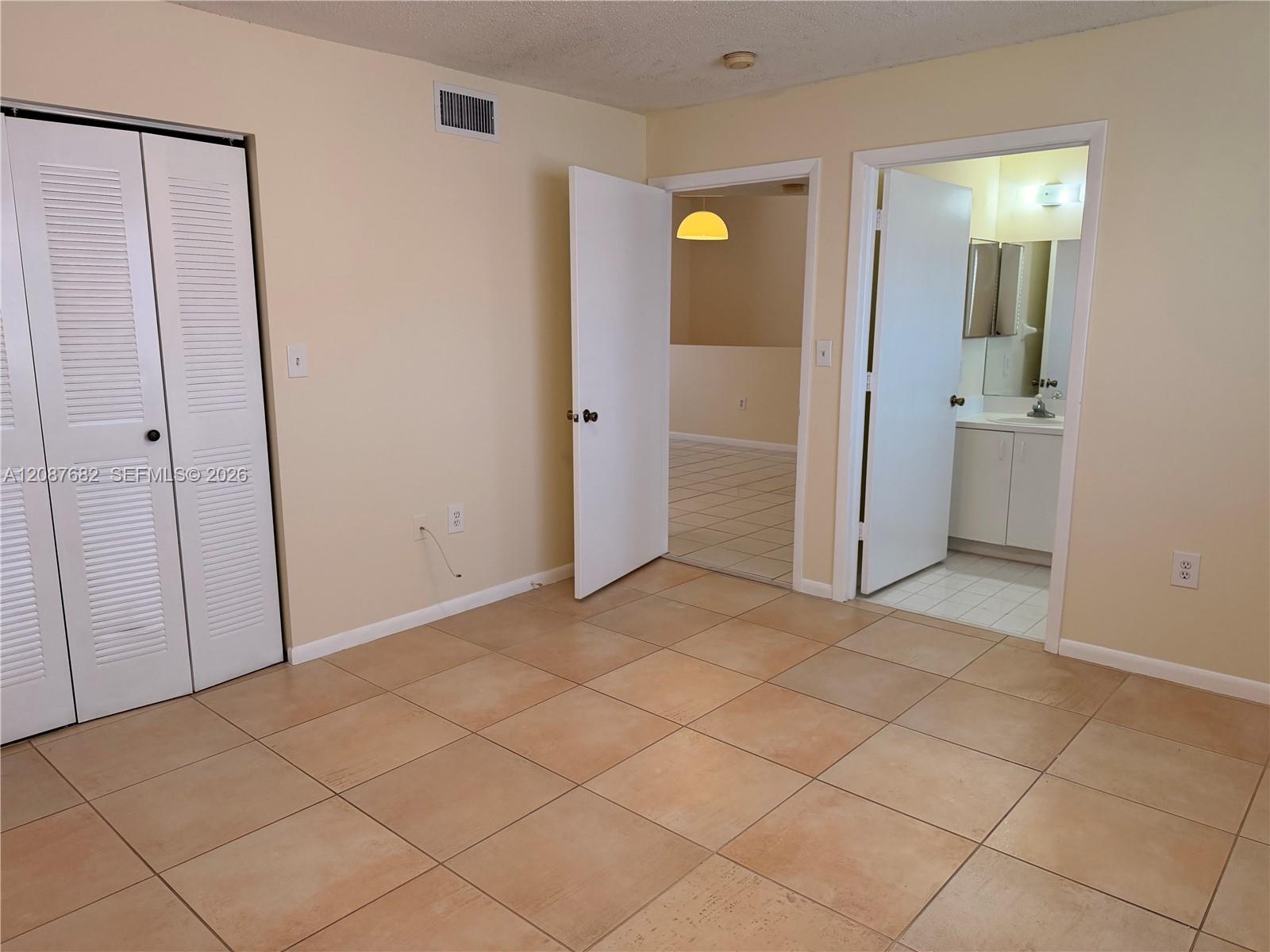 8019 Lake Drive 202 Property Photo 8