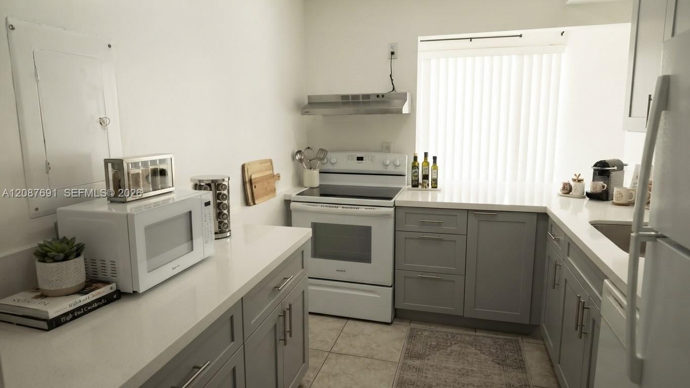 200 177th Drive 308 Property Photo 3