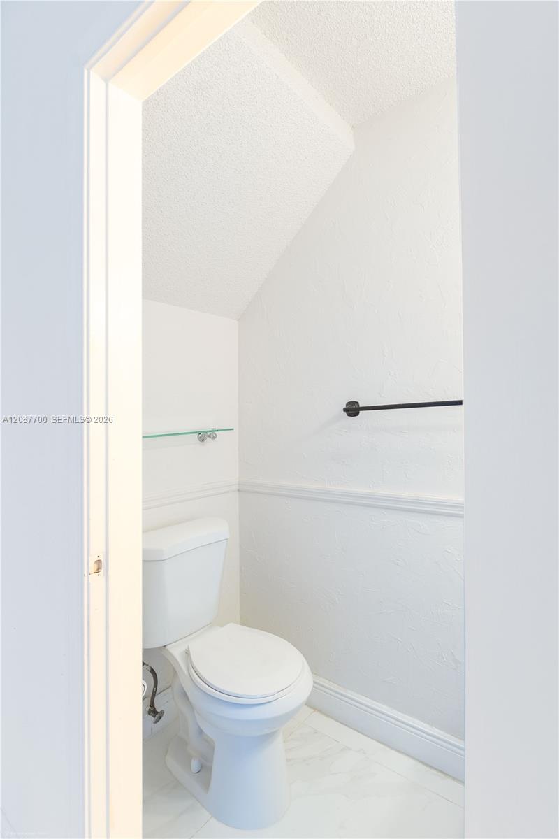 A12087700 Property Photo 5