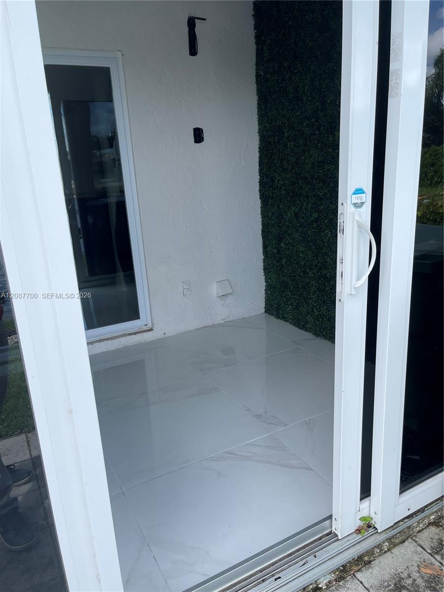 A12087700 Property Photo 11