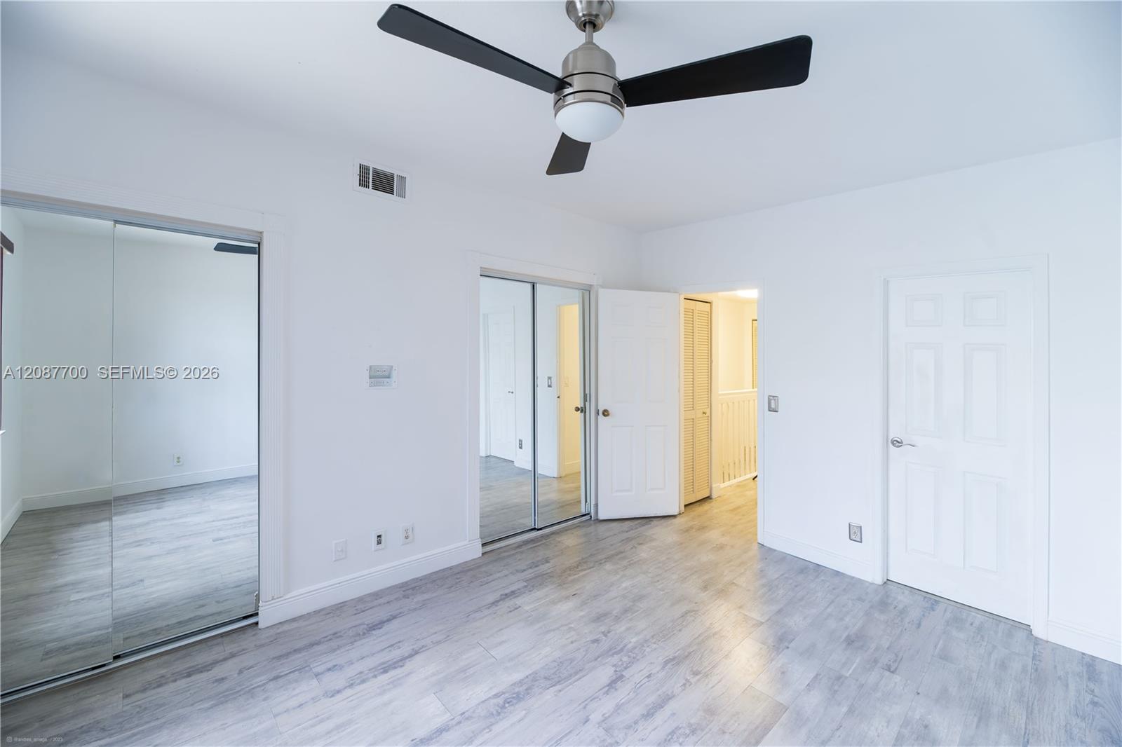 A12087700 Property Photo 15