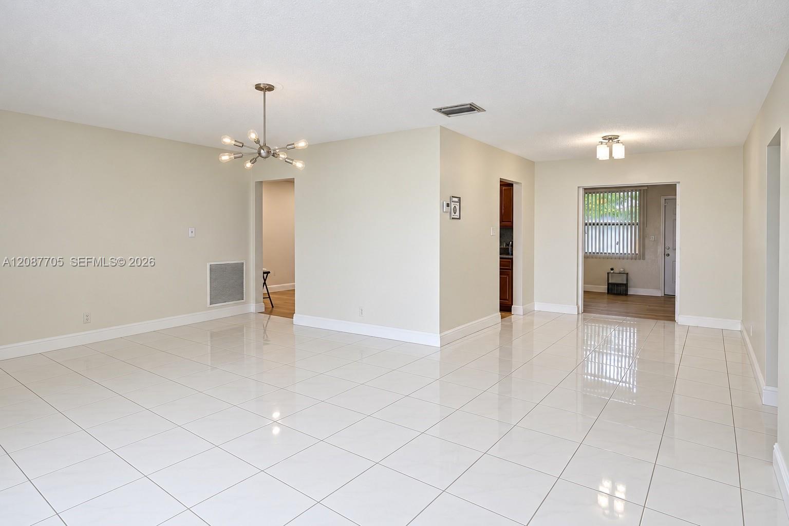 7303 Nw 59th Street Property Photo 5