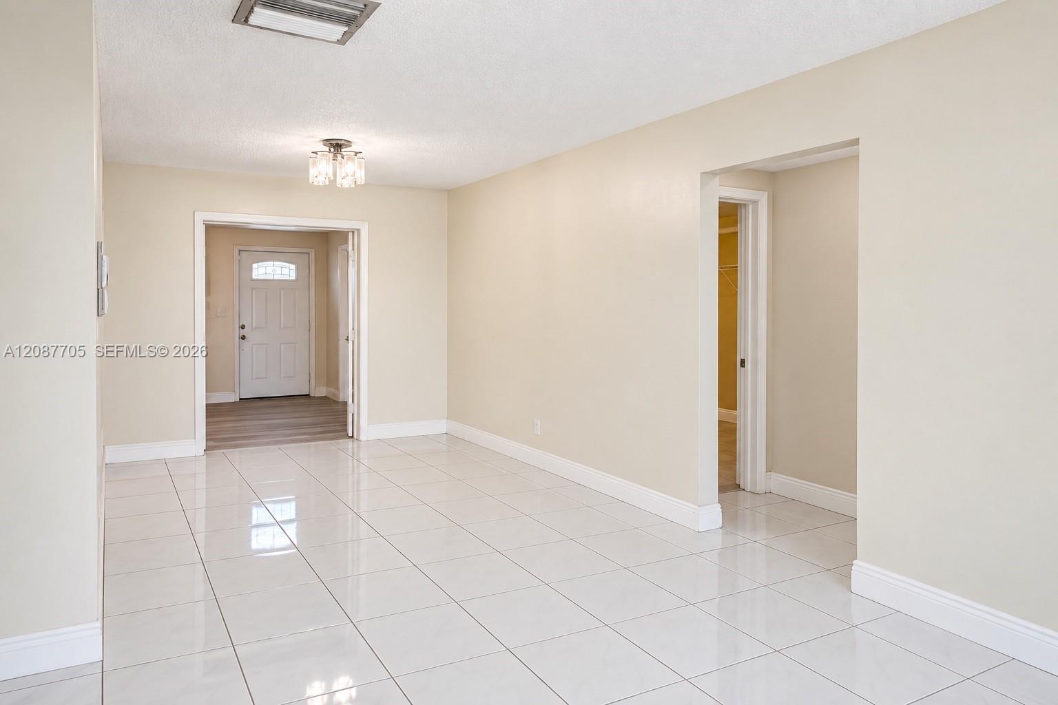 7303 Nw 59th Street Property Photo 9