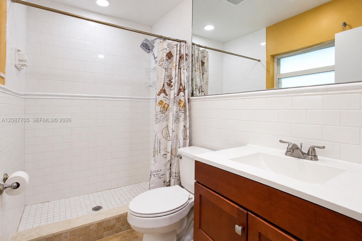 7303 Nw 59th Street Property Photo 15