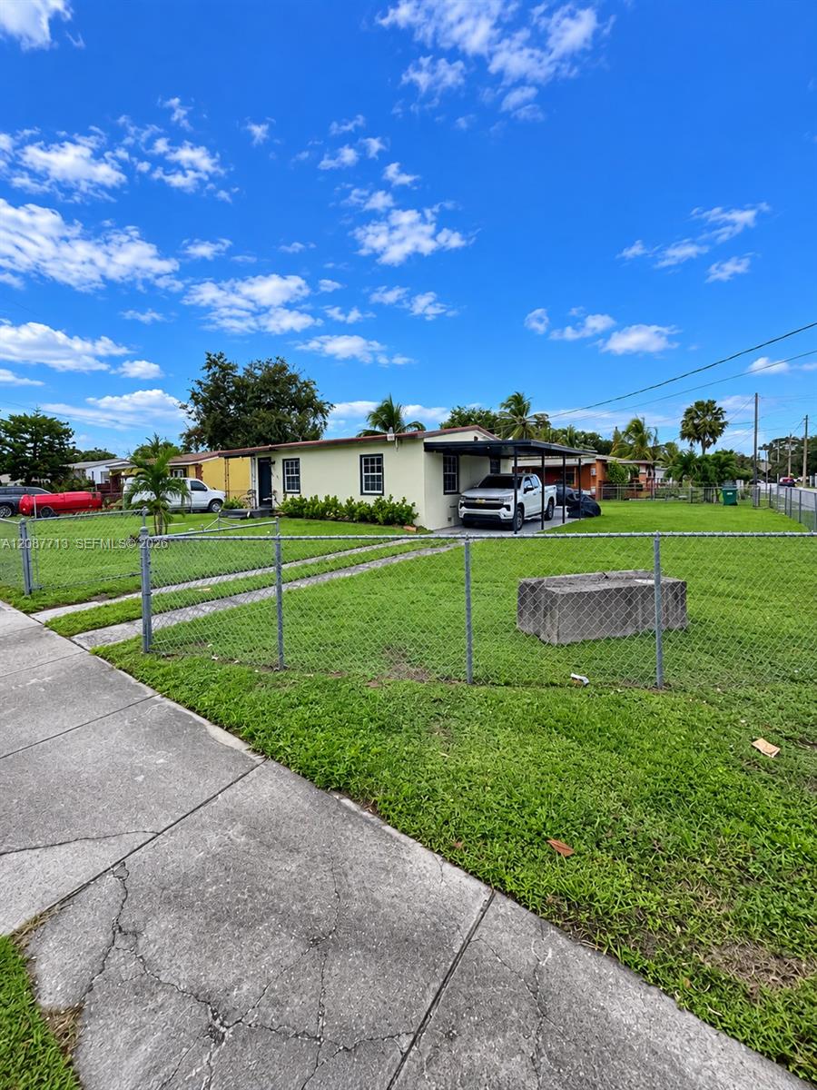 2101 Nw 87th Street Property Photo 3