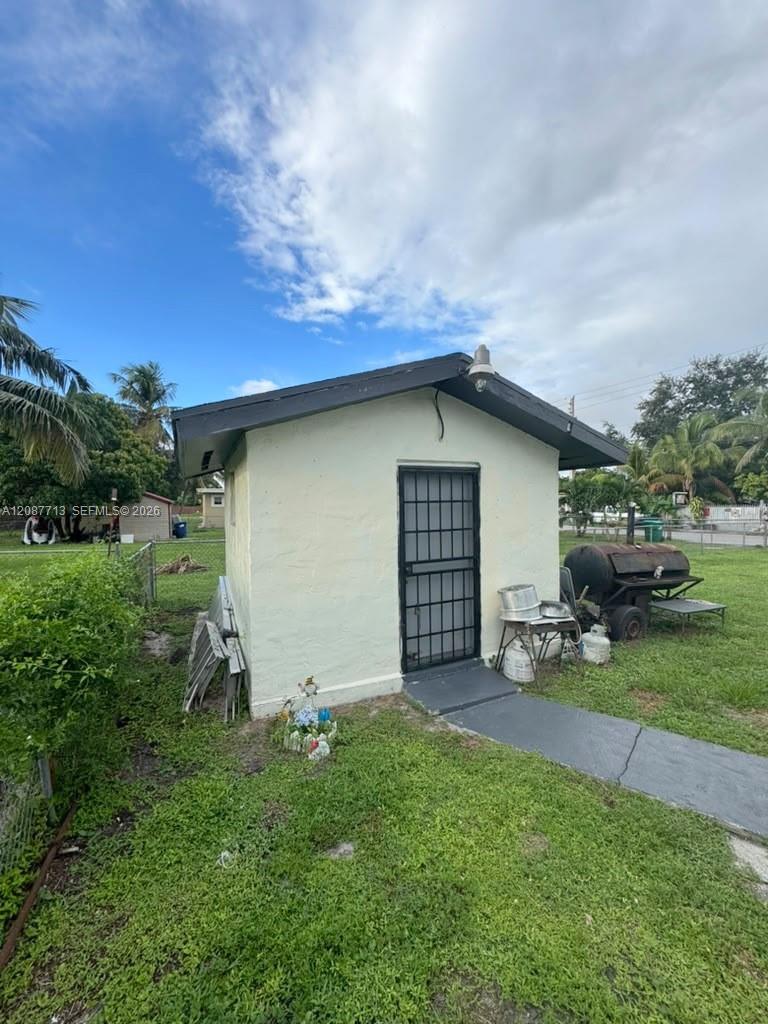 2101 Nw 87th Street Property Photo 15