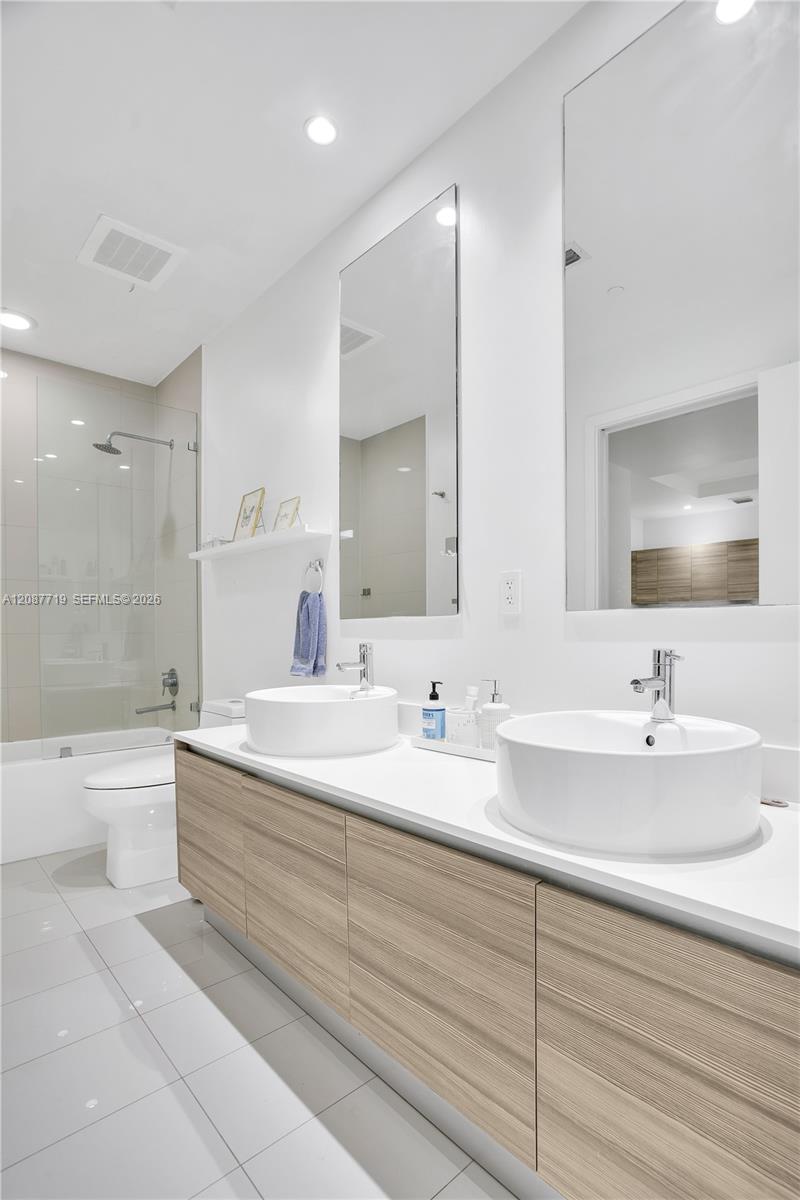 121 Ne 34th Street L202 Property Photo 21