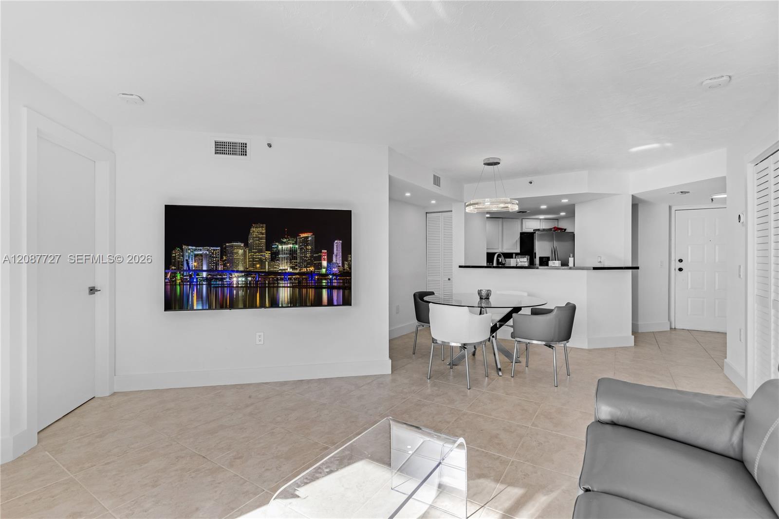 5880 Collins Avenue Ph3 Property Photo 18