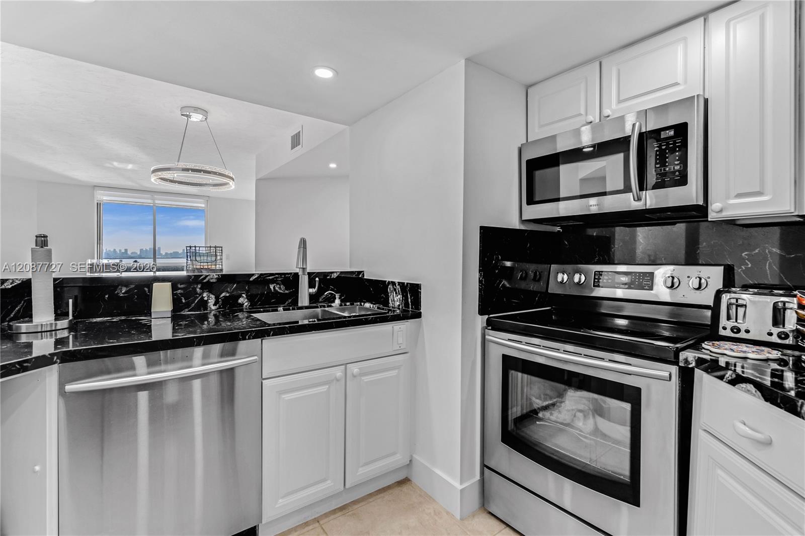 5880 Collins Avenue Ph3 Property Photo 19
