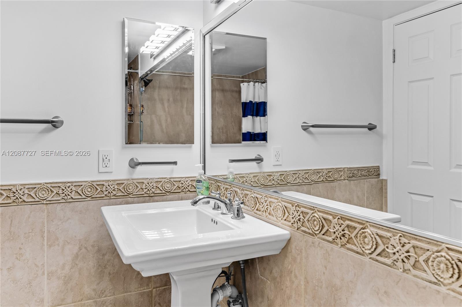 5880 Collins Avenue Ph3 Property Photo 27