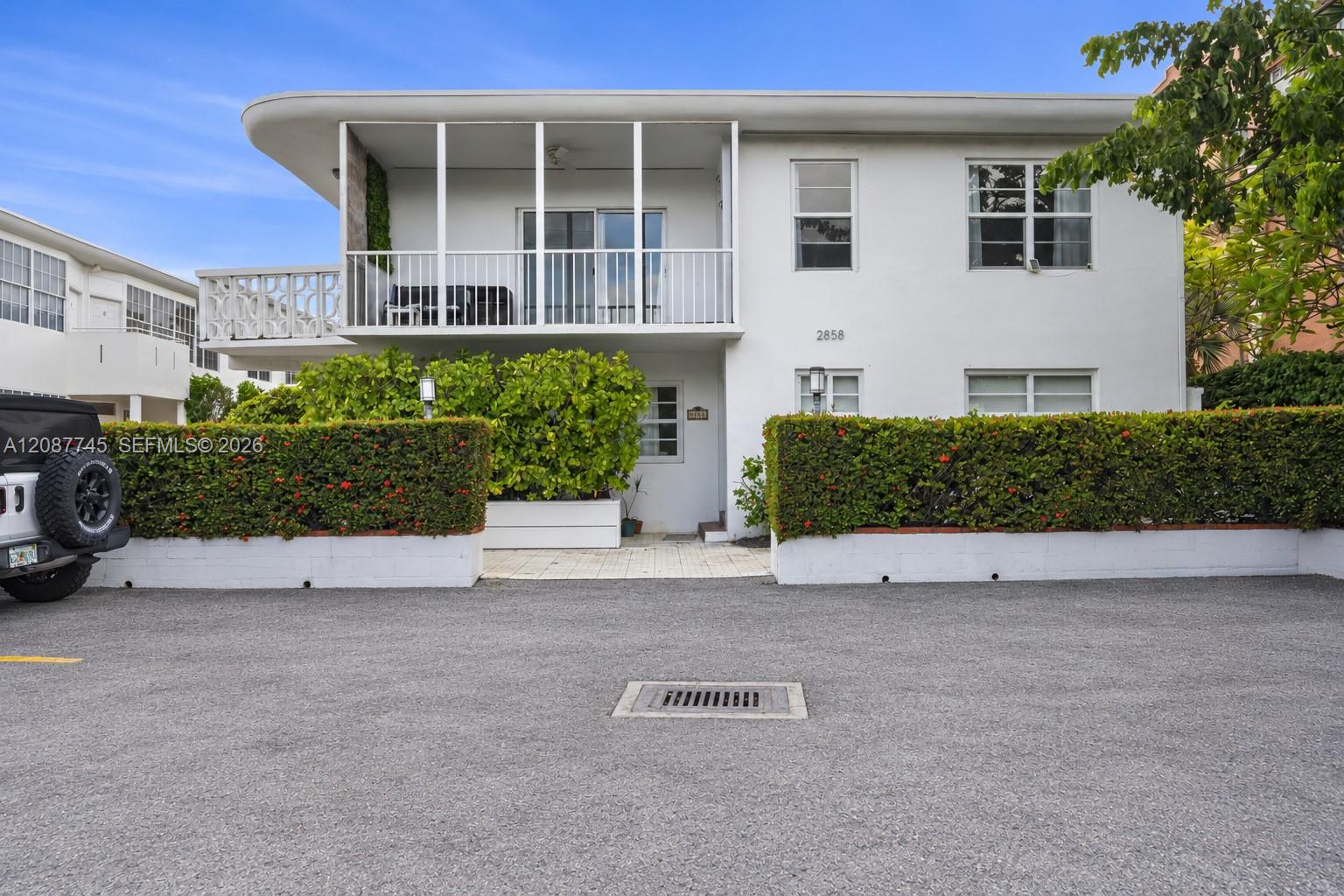 2858 Pine Tree Drive 5