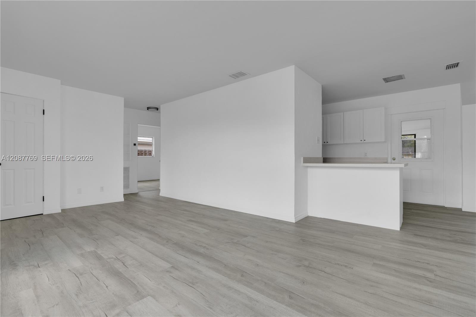 214 W Grace Street Property Photo 16
