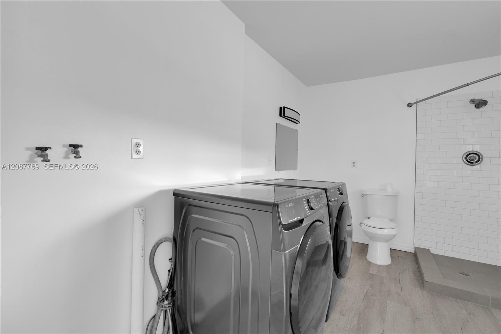 214 W Grace Street Property Photo 32