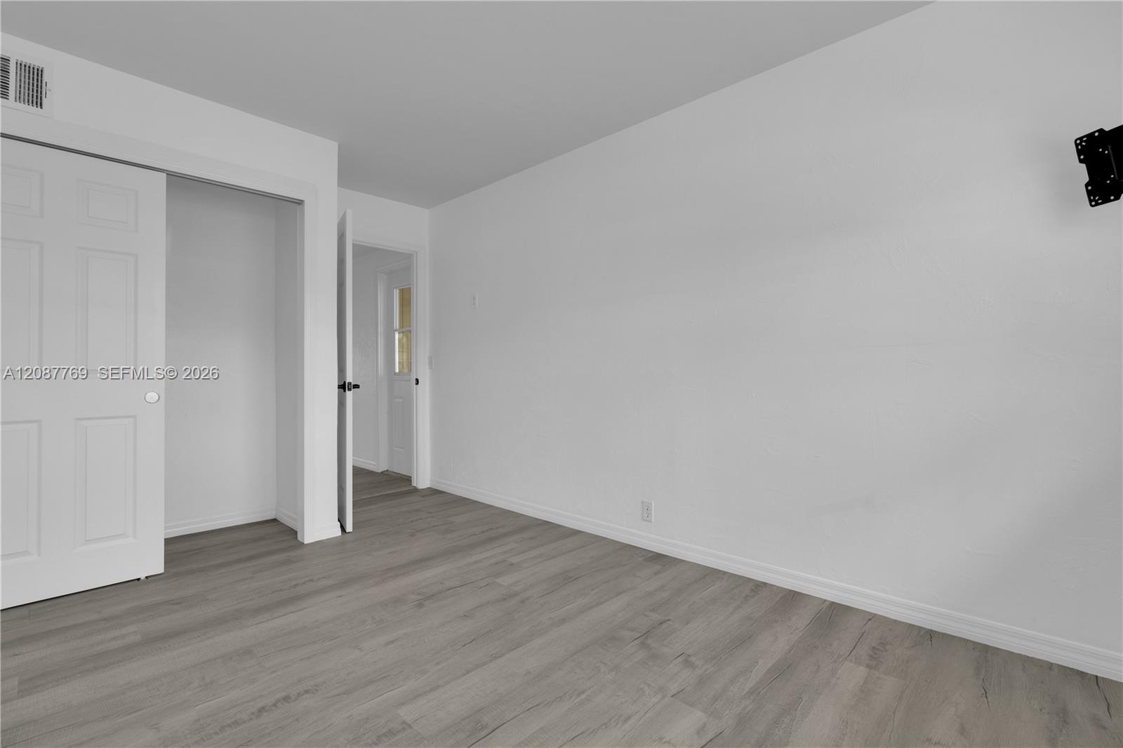 214 W Grace Street Property Photo 38