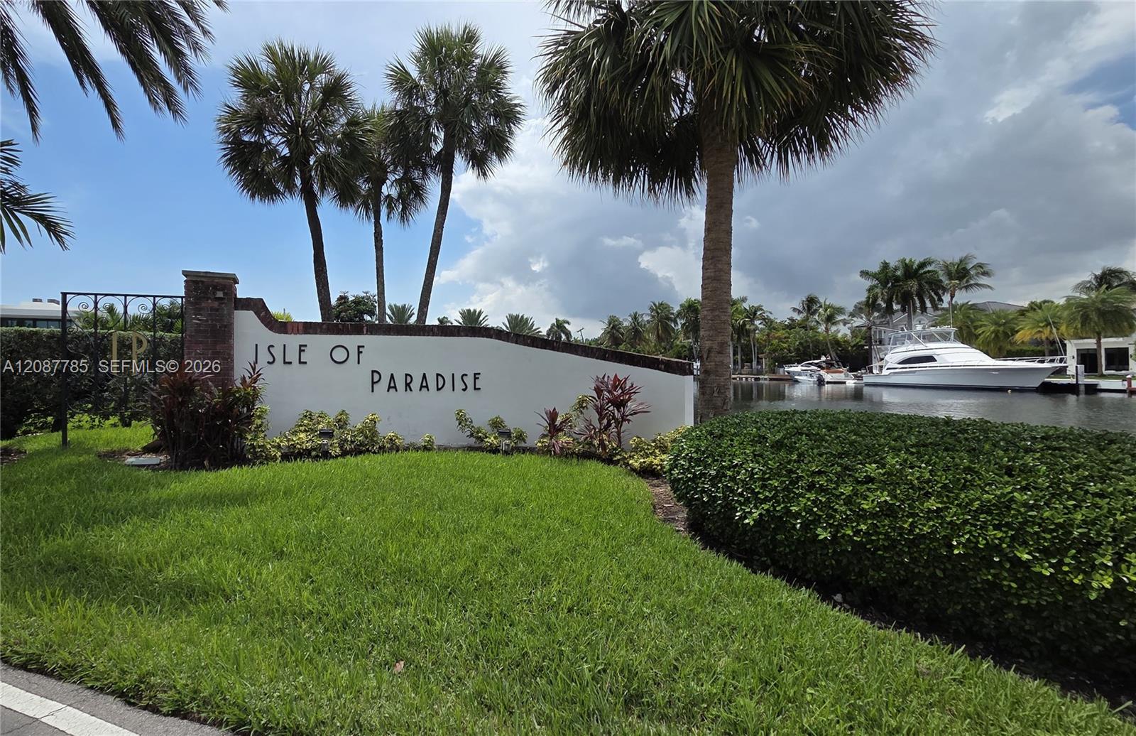 450 Paradise Isle Boulevard 109 Property Photo 1